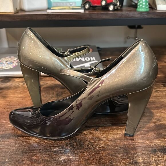 Prada Gray Ombré Patent Leather Heels size 38 1/2 - Picture 7 of 11